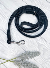 Load image into Gallery viewer, Black Luxe Velvet Lead