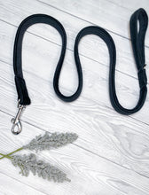 Load image into Gallery viewer, Black Luxe Velvet Lead