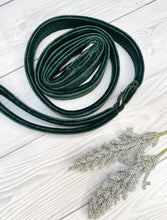 Load image into Gallery viewer, Green Luxe Velvet Lead
