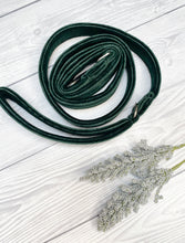 Load image into Gallery viewer, Green Luxe Velvet Lead