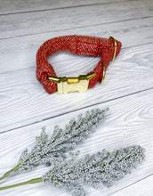 Load image into Gallery viewer, Pomegranate Tweed Collar