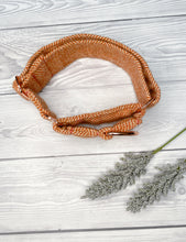 Load image into Gallery viewer, Clementine Tweed Martingale collar