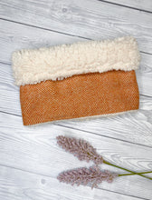 Load image into Gallery viewer, Clementine Tweed snood