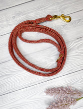 Load image into Gallery viewer, Pomegranate Tweed Lead