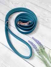 Load image into Gallery viewer, Teal Luxe Velvet Lead