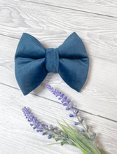 Load image into Gallery viewer, Navy Luxe Velvet Bow Tie
