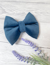 Load image into Gallery viewer, Navy Luxe Velvet Bow Tie