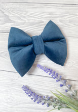 Load image into Gallery viewer, Navy Luxe Velvet Bow Tie