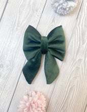 Load image into Gallery viewer, Green Luxe Velvet Sailor Bow