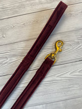 Load image into Gallery viewer, Burgundy Luxe Velvet Lead
