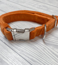 Load image into Gallery viewer, Marmalade Luxe Velvet Collar