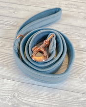 Load image into Gallery viewer, Cerulean Luxe Velvet Lead