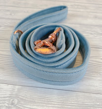 Load image into Gallery viewer, Cerulean Luxe Velvet Lead