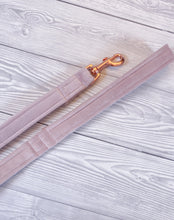 Load image into Gallery viewer, Pastel Pink Luxe Velvet Lead