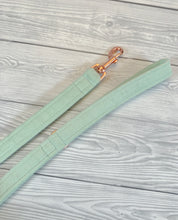 Load image into Gallery viewer, Pistachio Luxe Velvet Lead