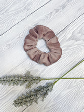 Load image into Gallery viewer, Blush Luxe Velvet Scrunchie

