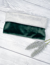Load image into Gallery viewer, Green Luxe Velvet snood
