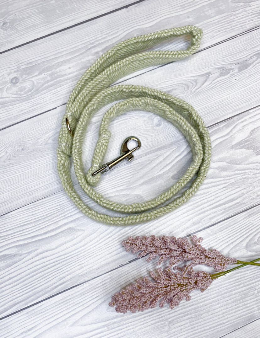 Gooseberry Tweed Lead