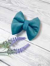 Load image into Gallery viewer, Teal Luxe Velvet Bow Tie

