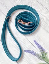 Load image into Gallery viewer, Teal Luxe Velvet Lead
