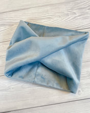 Load image into Gallery viewer, Cerulean Luxe Velvet snood
